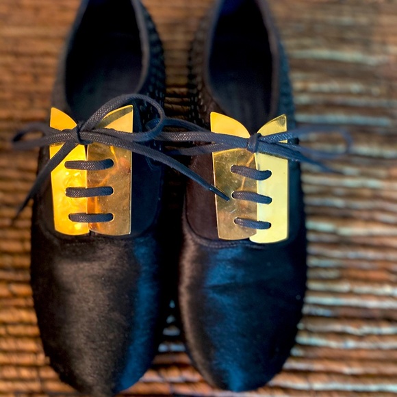 Stylish and comfortable! Gold and pony hair flat - Picture 2 of 2